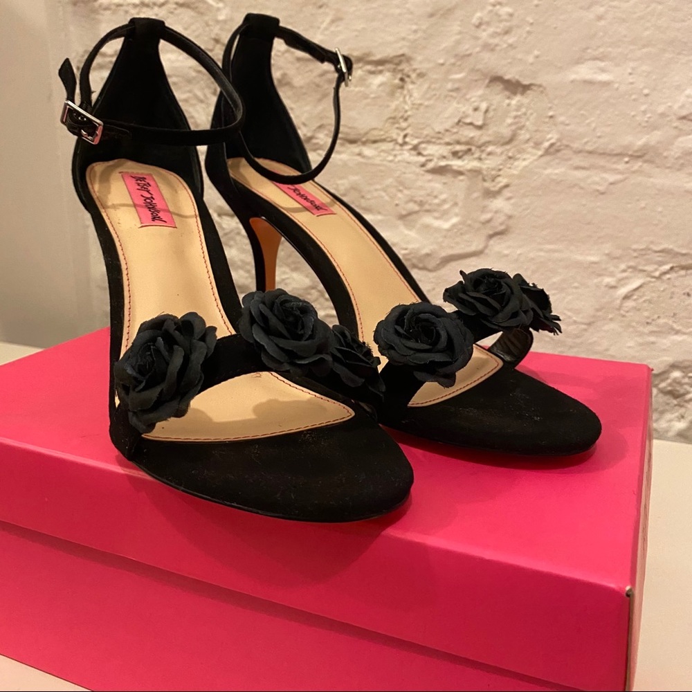 BETSY JOHNSON Floral Heels